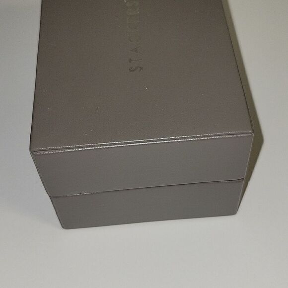 Stackers Travel sized Jewelry Box Taupe 5"x 4" x 3" - Picture 5 of 8